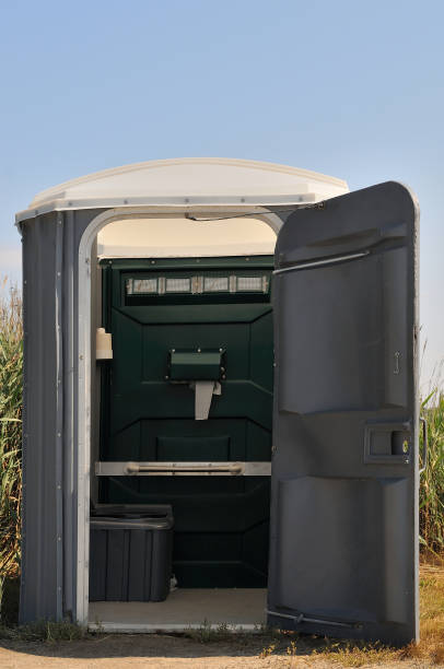 Best Portable bathroom rental  in Lake Barrington, IL